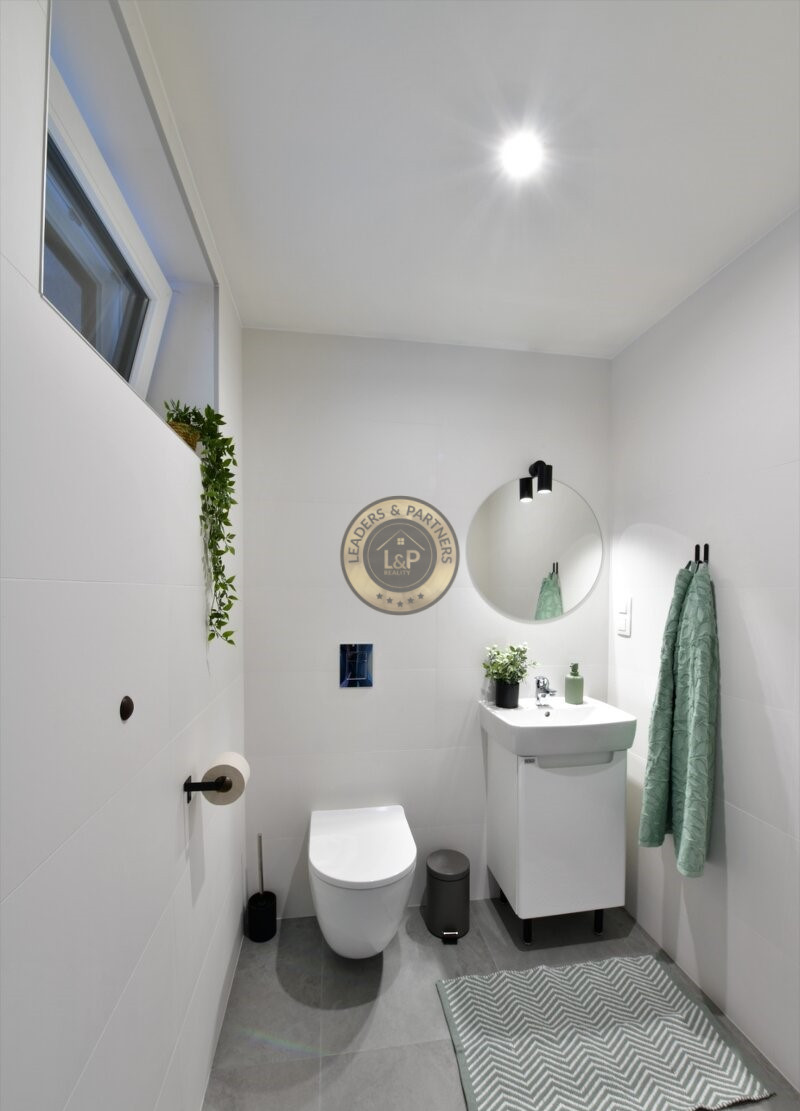 Na prenájom moderne zariadený 3 izbový, dvojpodlažný apartmá - 15