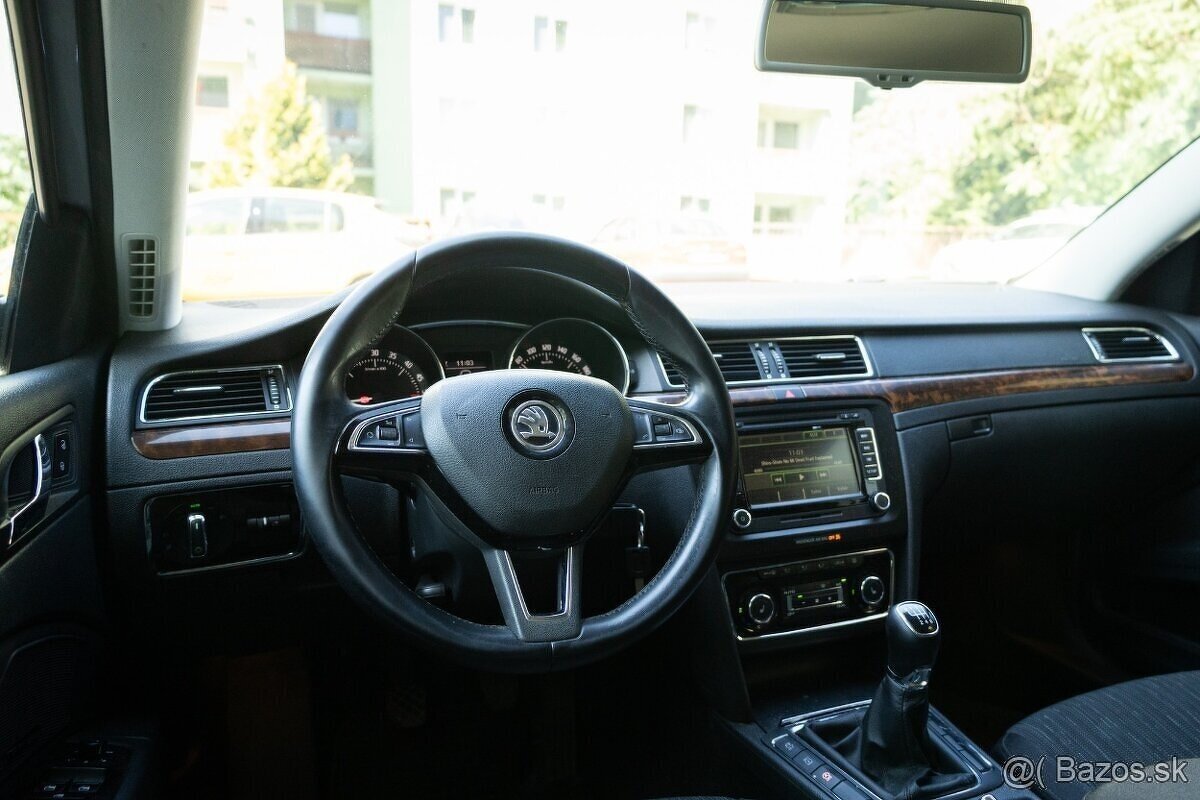 Škoda Superb Combi 2.0 TDI CR Elegance - 15