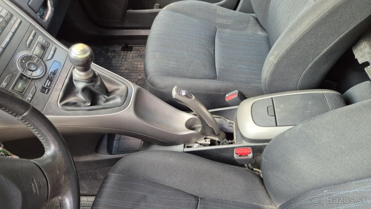 Toyota Auris 1,6i 91kw kód: 1ZR-FE - 15