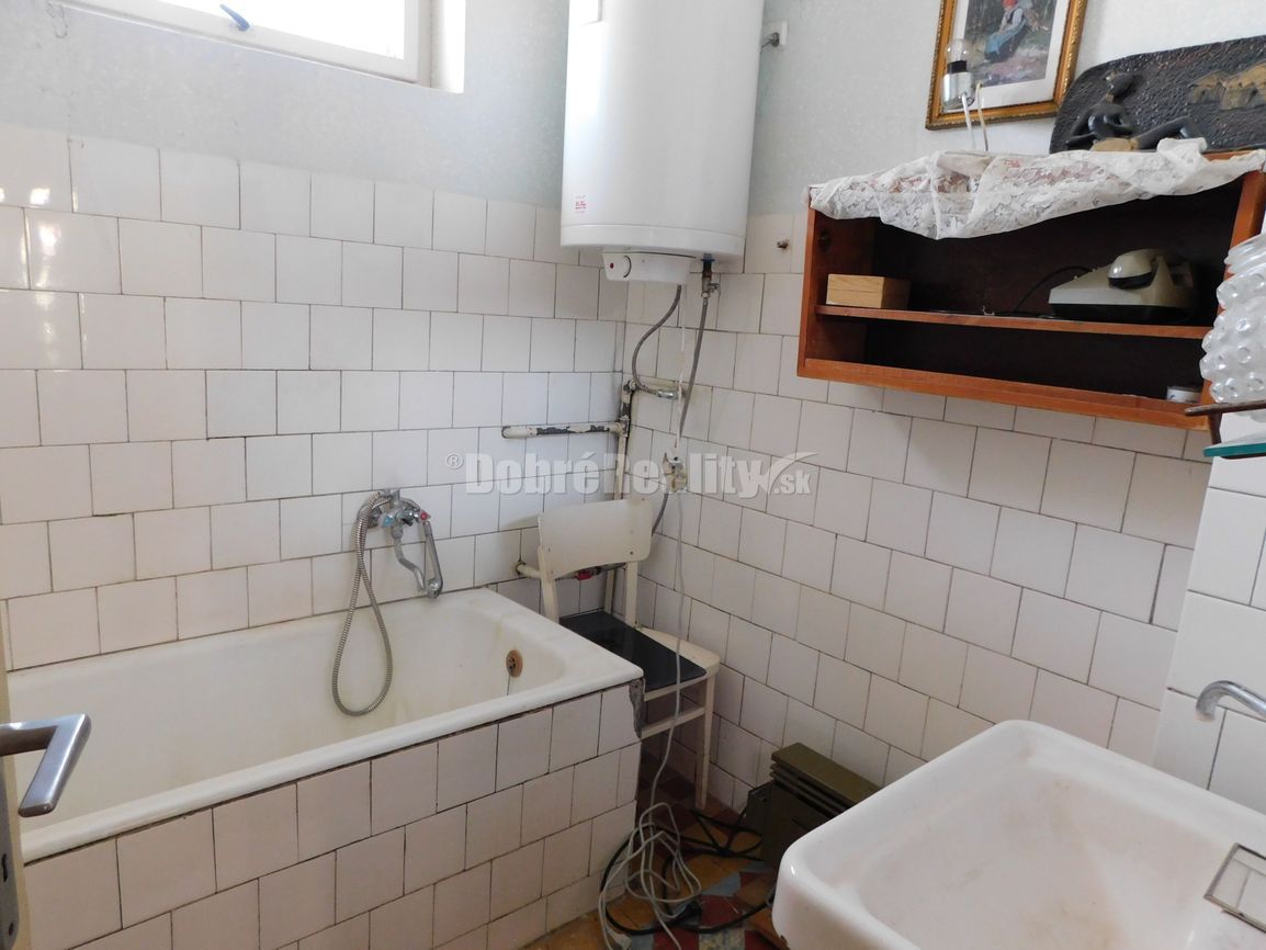 Ponúkame Vám na predaj 4-izb. rodinný dom vo Dvoroch nad Žit - 15