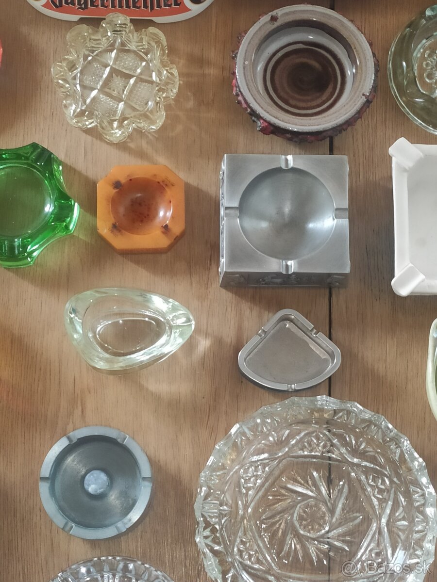 Kolekcia starých popolníkov - 15