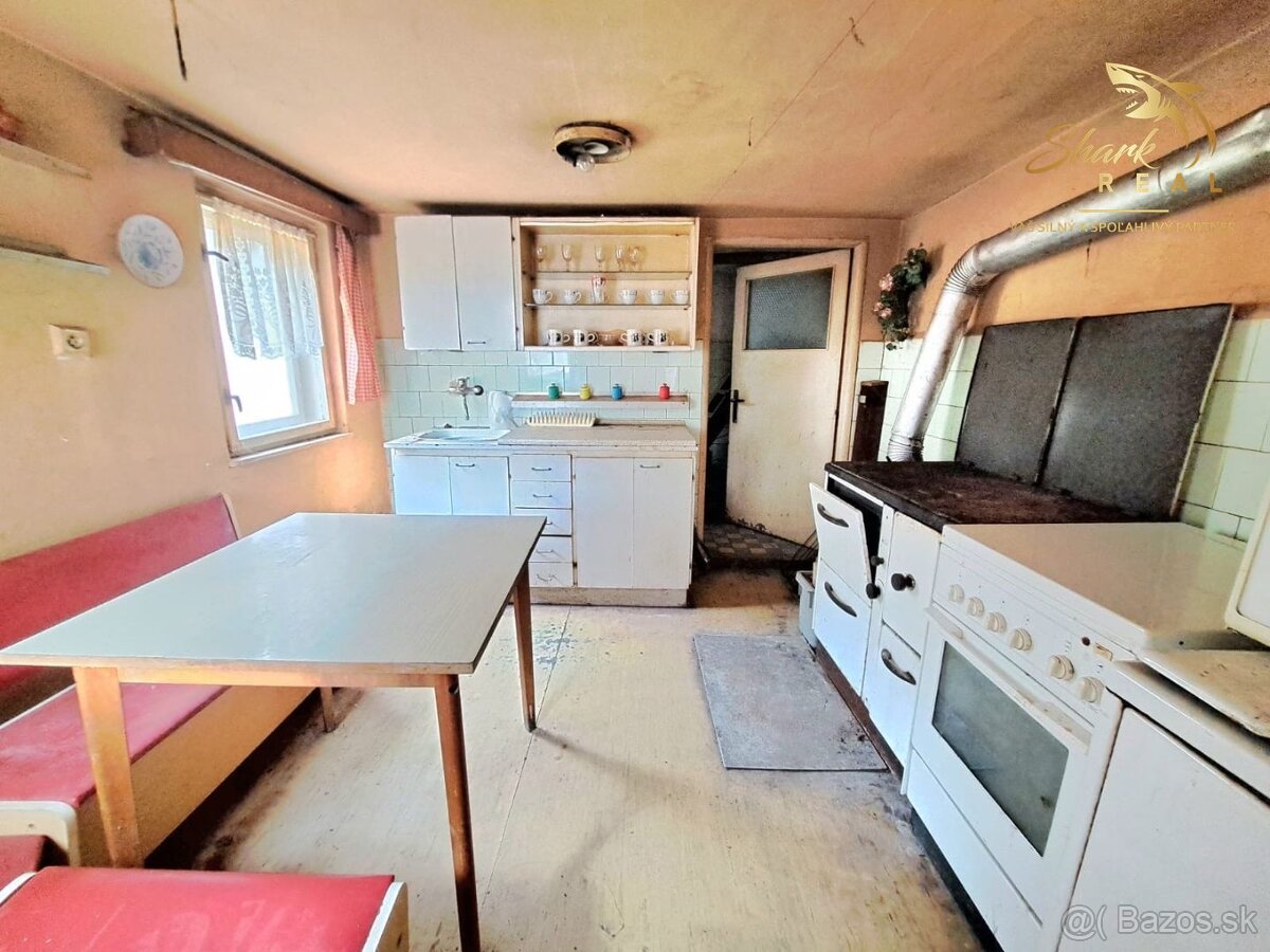 REZERVOVANÉ / Domček s veľkým potenciálom - 15