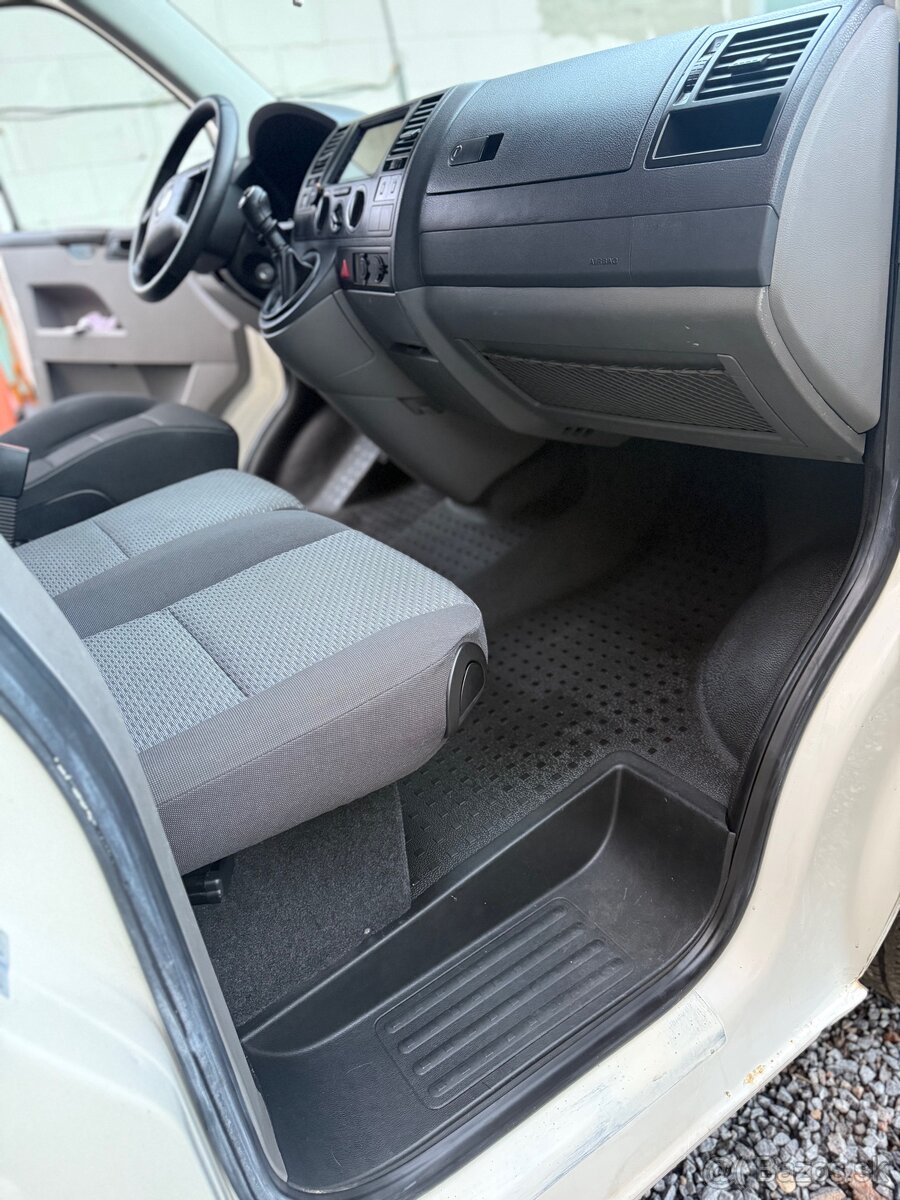 Predám VW T5 Transporter / Camper - 15