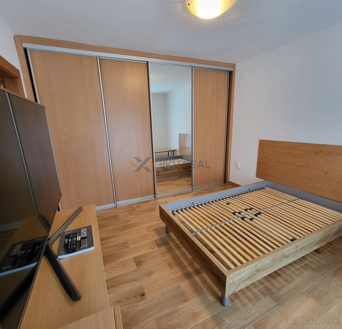 Slnečný 2-izbový byt s balkónom v tichej časti Prievidze - 15