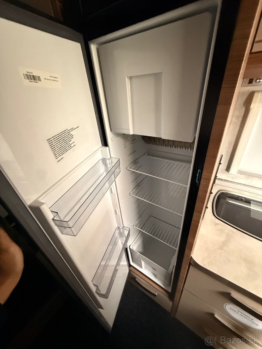 Knaus Live I 700 MEG - 15