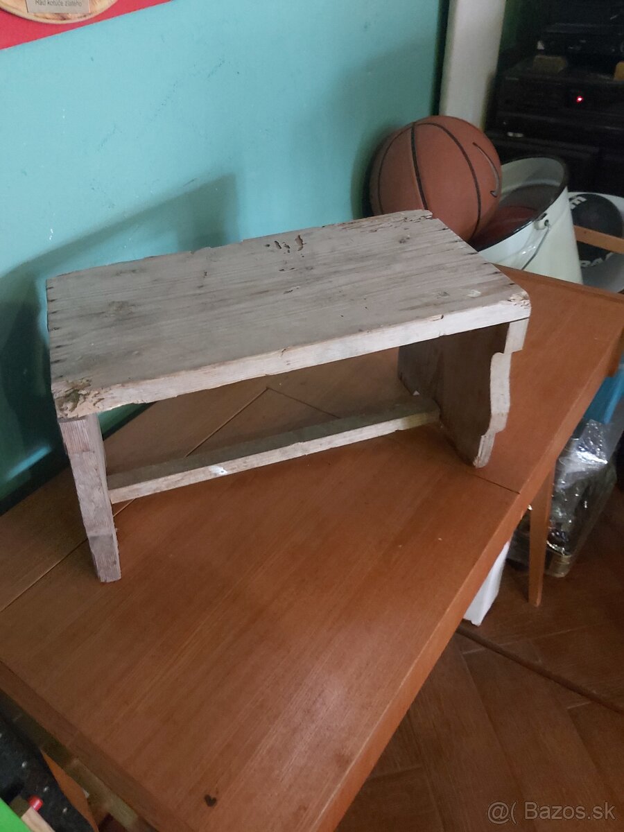 Doplnky do bytu,stolik,stojany,vešiak,šamlík - 15