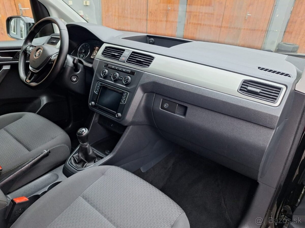 VOLKSWAGEN CADDY MAXI 1,4i 7míst záruka km - 15