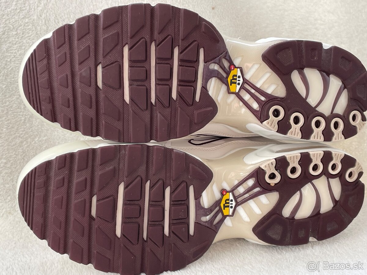 Nike Air Max Plus Premium - 15