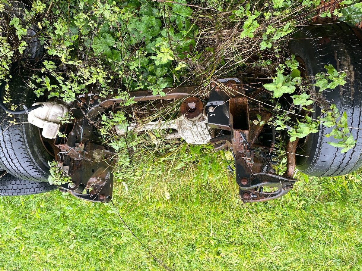 Diely Nisan Patfinder - 15