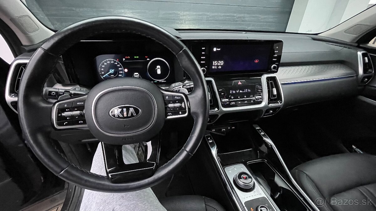 7/2021 Kia Sorento 1,6 benzín Hev Platinum 7 miestne SUV - 15