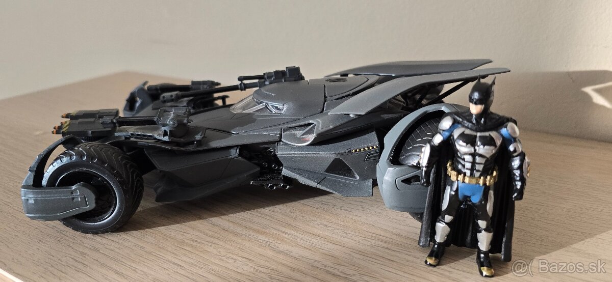 BATMAN JADA kovová kolekcia BATMOBILE, mierka 1:24 - 15