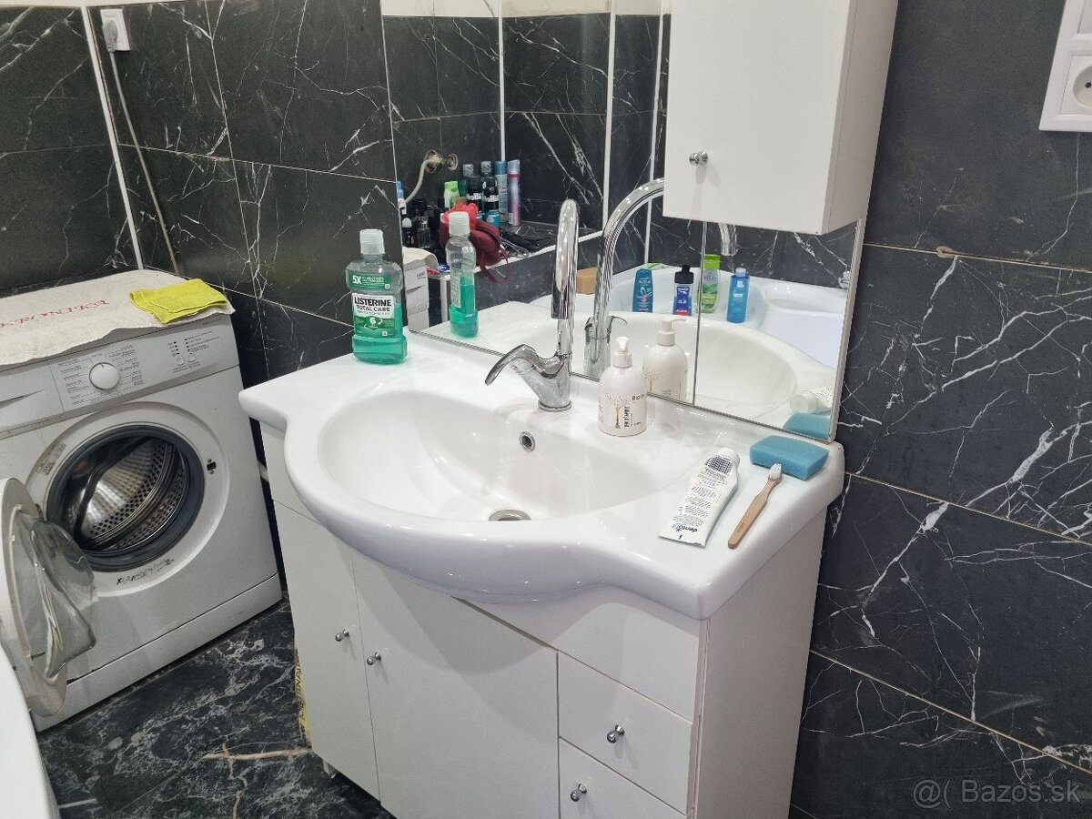 Trojizbový rodinný dom v obci Čakanovce - 15