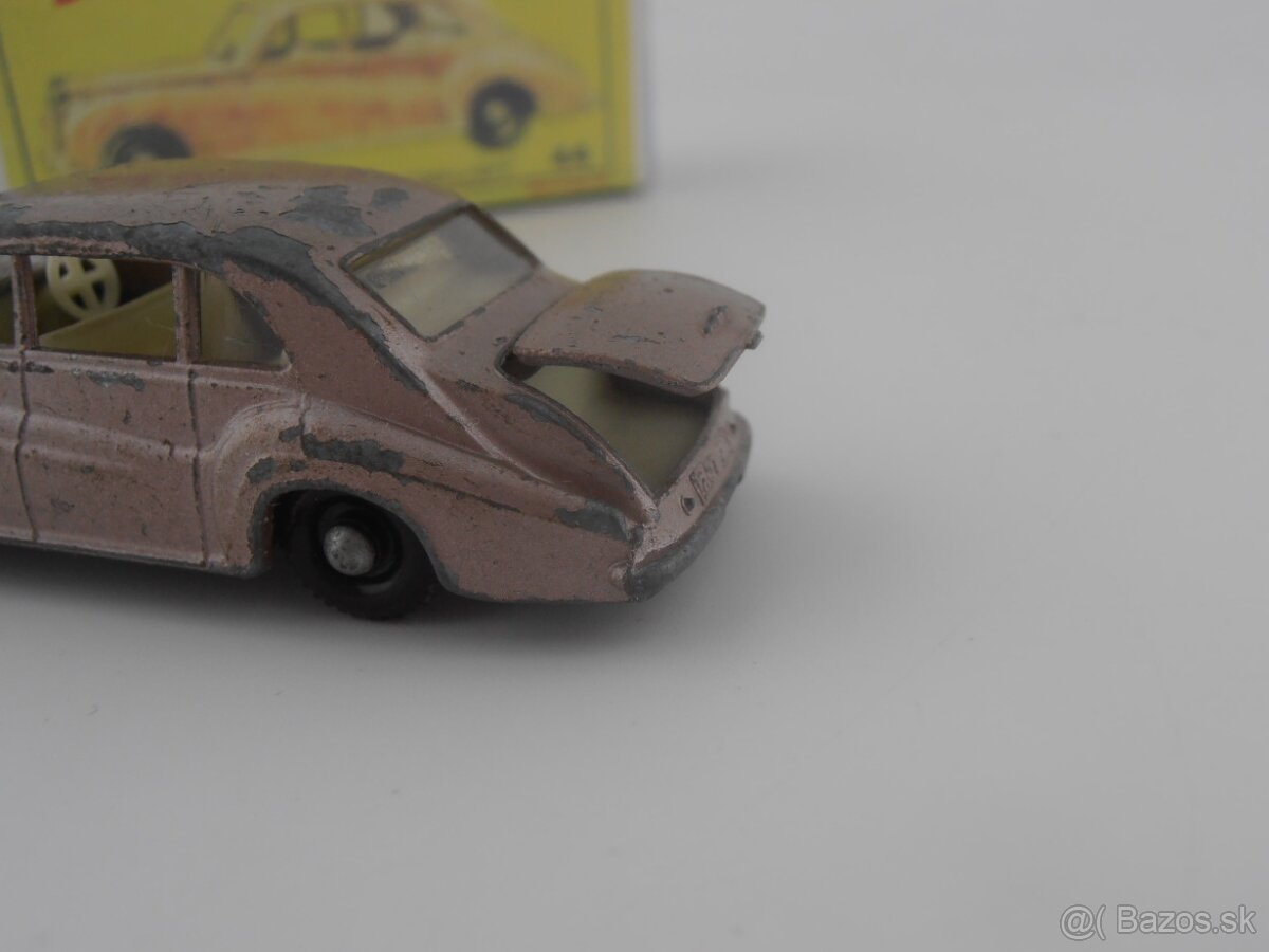 Pontiac Coupe, Rolls Royce, Jaguar E - 15