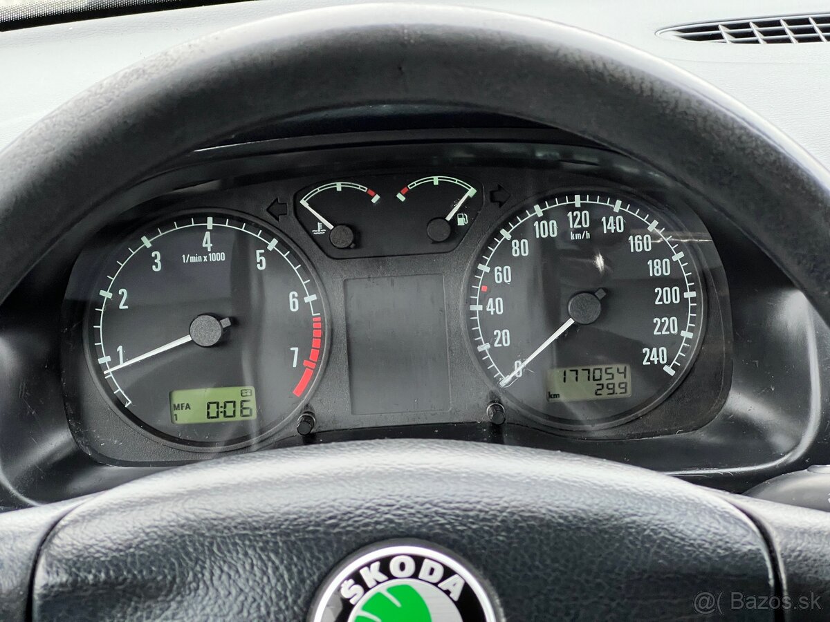 Škoda octavia 1.6 GLX A/T - 15