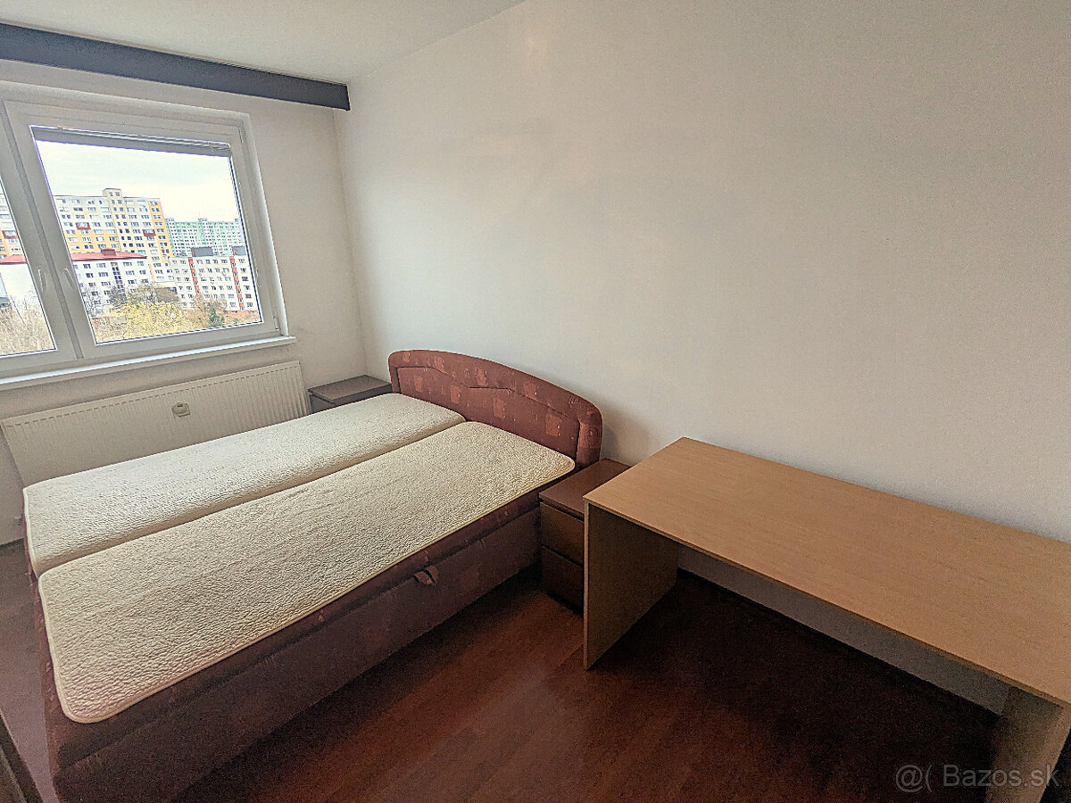 3 i. Ľubovnianska, Petržalka, blízko Draždiaku, OV, 73m2,Lo - 15