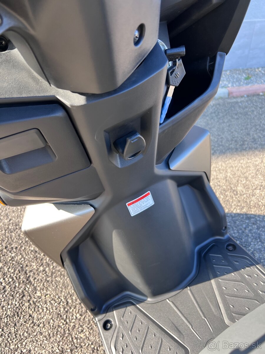 SUZUKI AVENIS 125 - 15