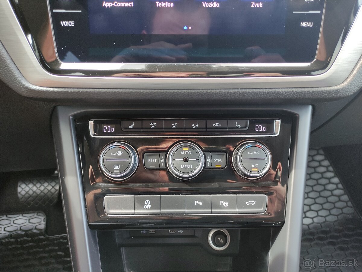 VW Touran TDi DSG FullLED VIRTUAL VYHŘ.SEDAČKY MY21 - 15