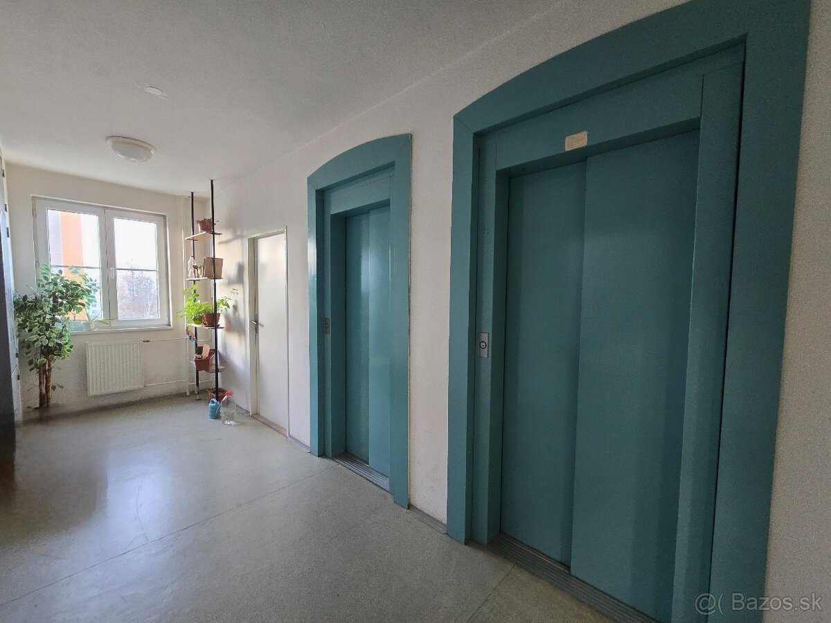 Predám 3 izbový byt v Poprade , ul. Novomeského - 15