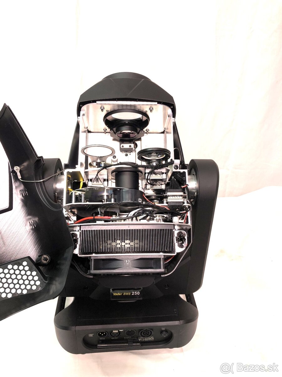 NOVINKA - LED hlava VADER BWS 250 - 15