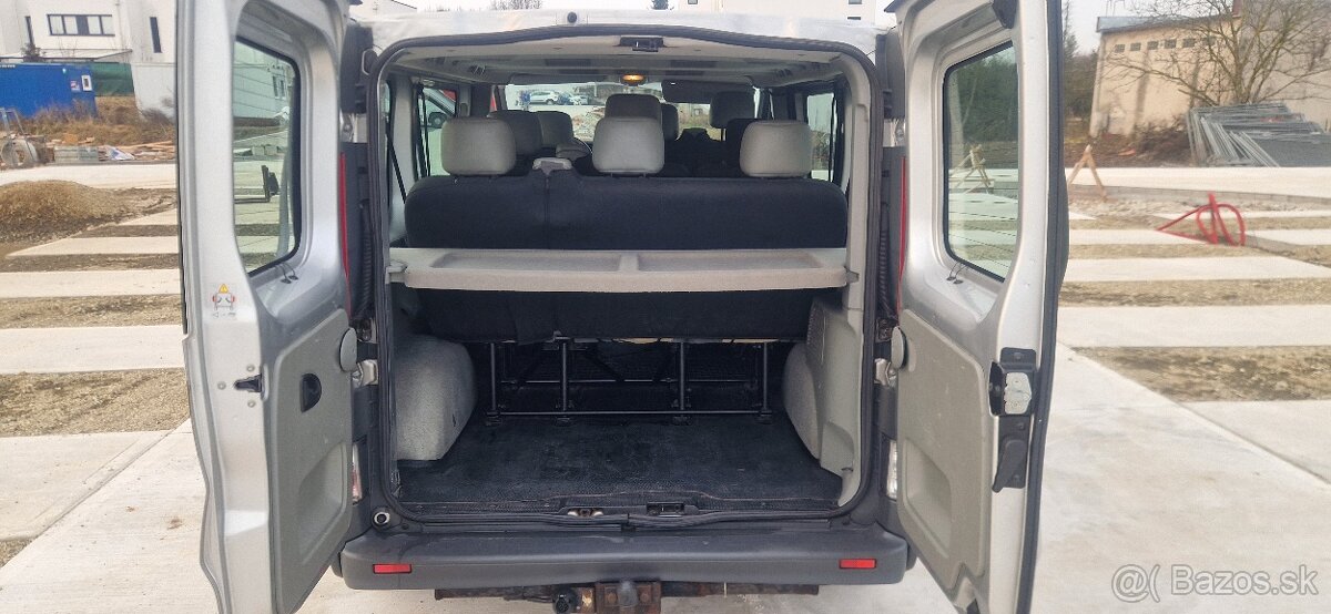 Opel Vivaro 2.5 CDTi 9 miest - 15