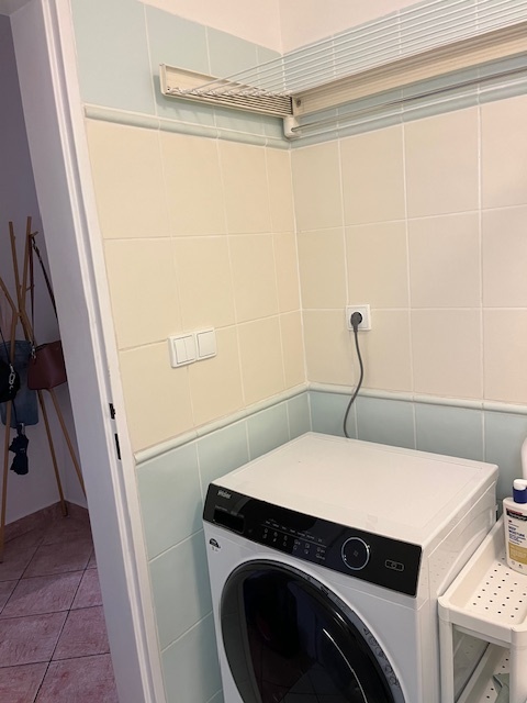 Prodám vybavení bytu 2+kk IKEA a ETA - 15