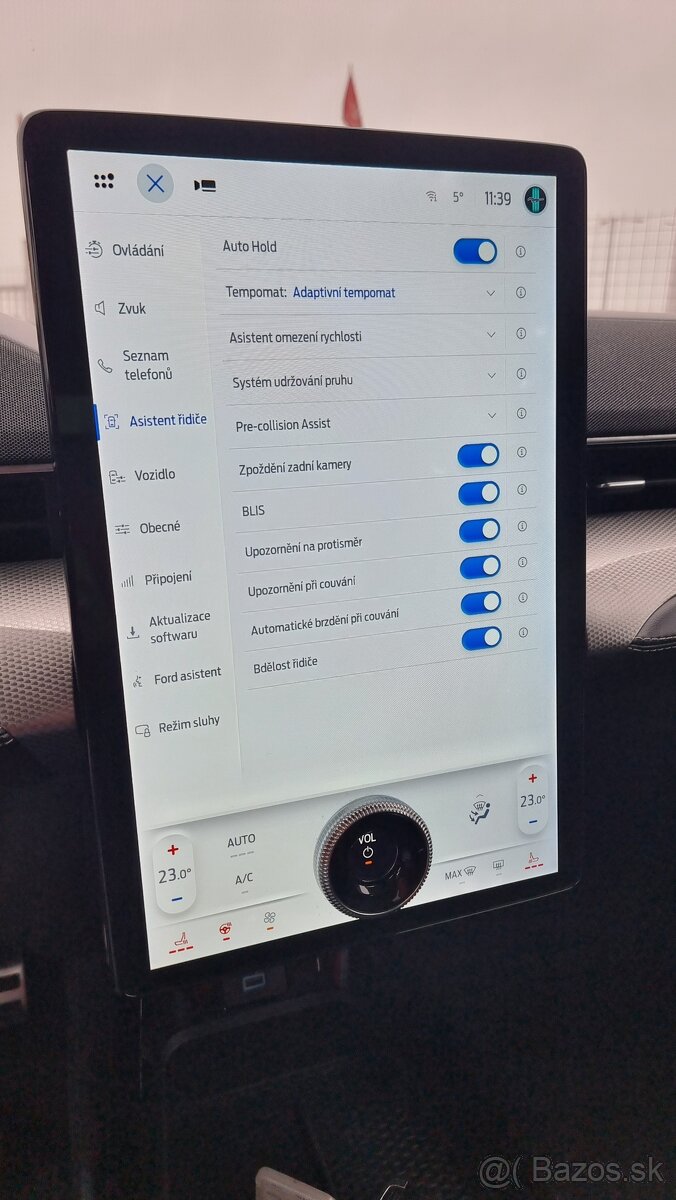 Ford Mustang Mach-E 75,7kWh RWD MAX, 221kW za 28.990 € s DPH - 15