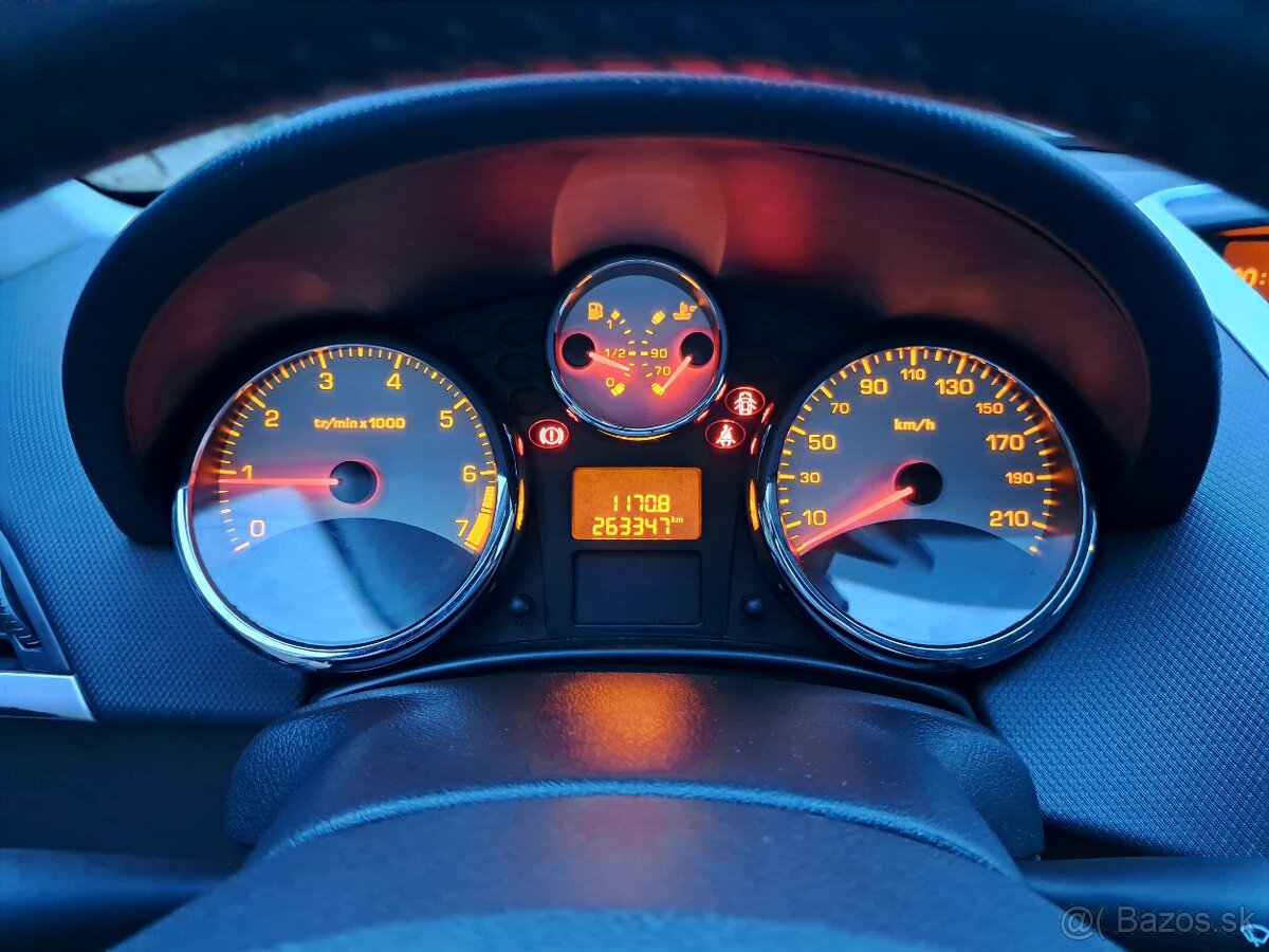 Predam Peugeot 207, r.v 2011, 1.4 Benzín - 15