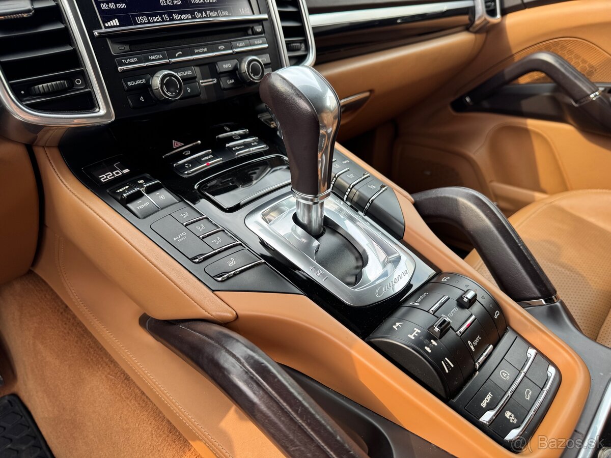 Porsche Cayenne - 15