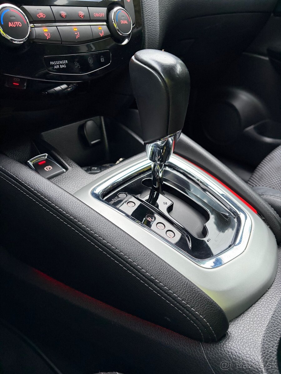 Nissan Qashqai 1.2 - 15