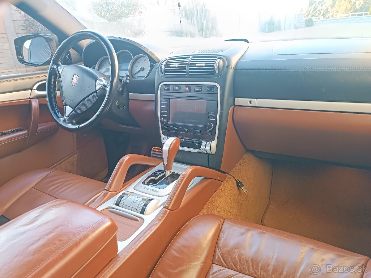 Porsche Cayenne 4.8 (facelift) - 15