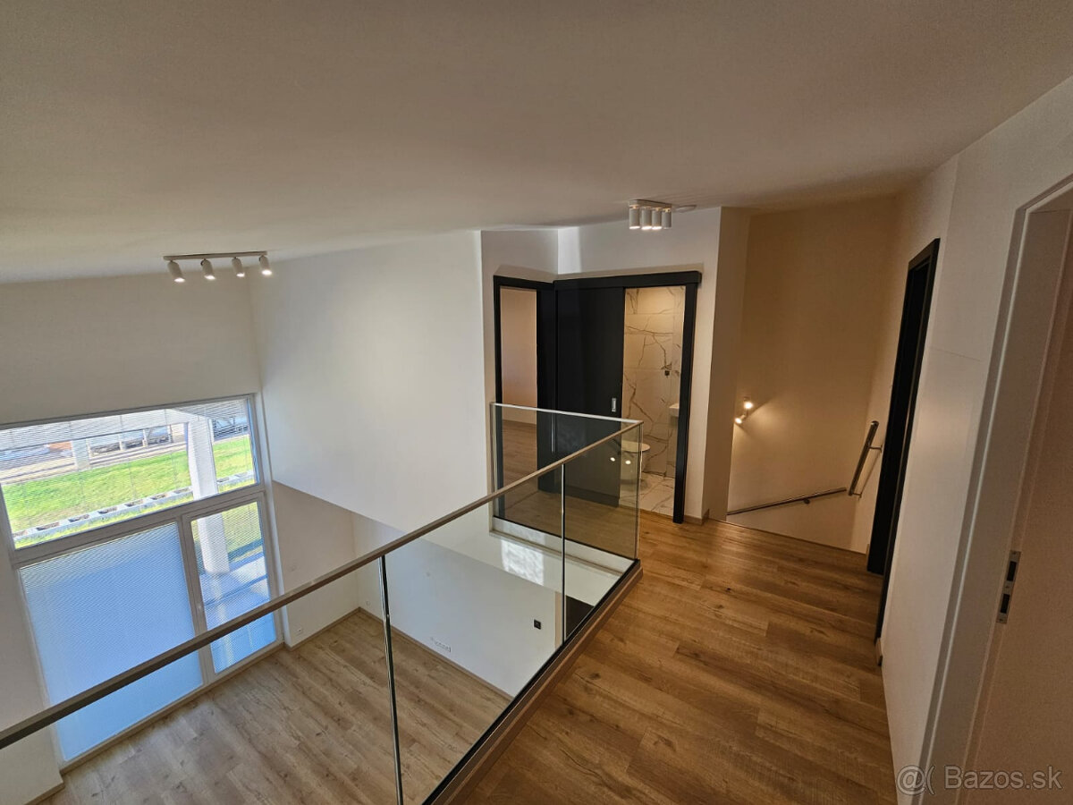 PRENÁJOM 5 - izbového domu medzi Prešovom a Košicami - 15