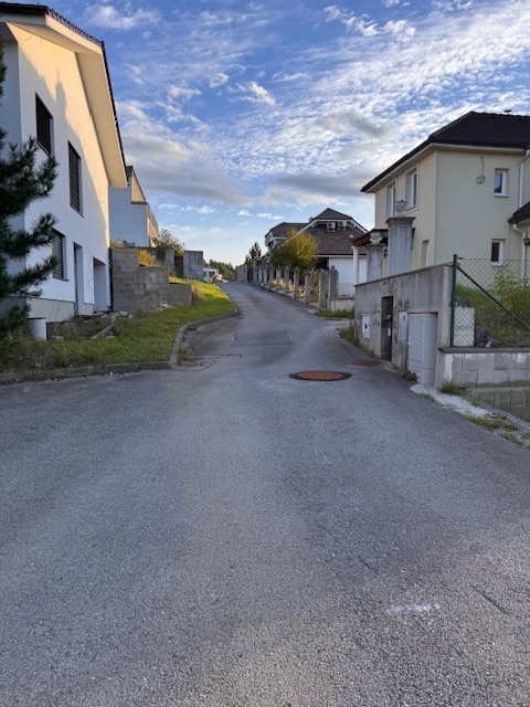 stavebný pozemok Budatín cca 700m2 - 15