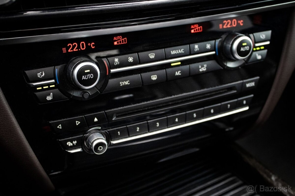 BMW X5 xDrive30d M-Packet 190kw AT/8 2018 - 15