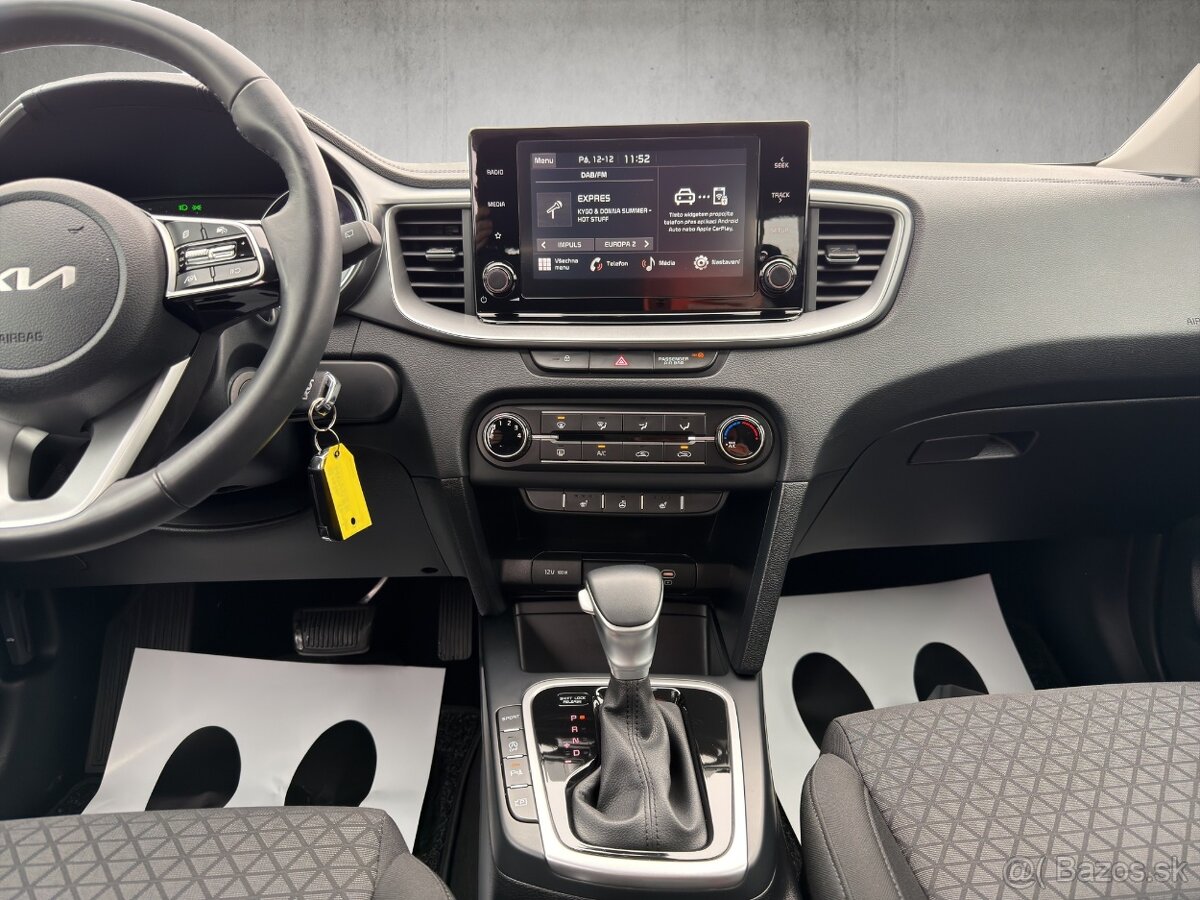 Kia Ceed SW 1.5 T-GDi Silver + Silver pack A/T - 15