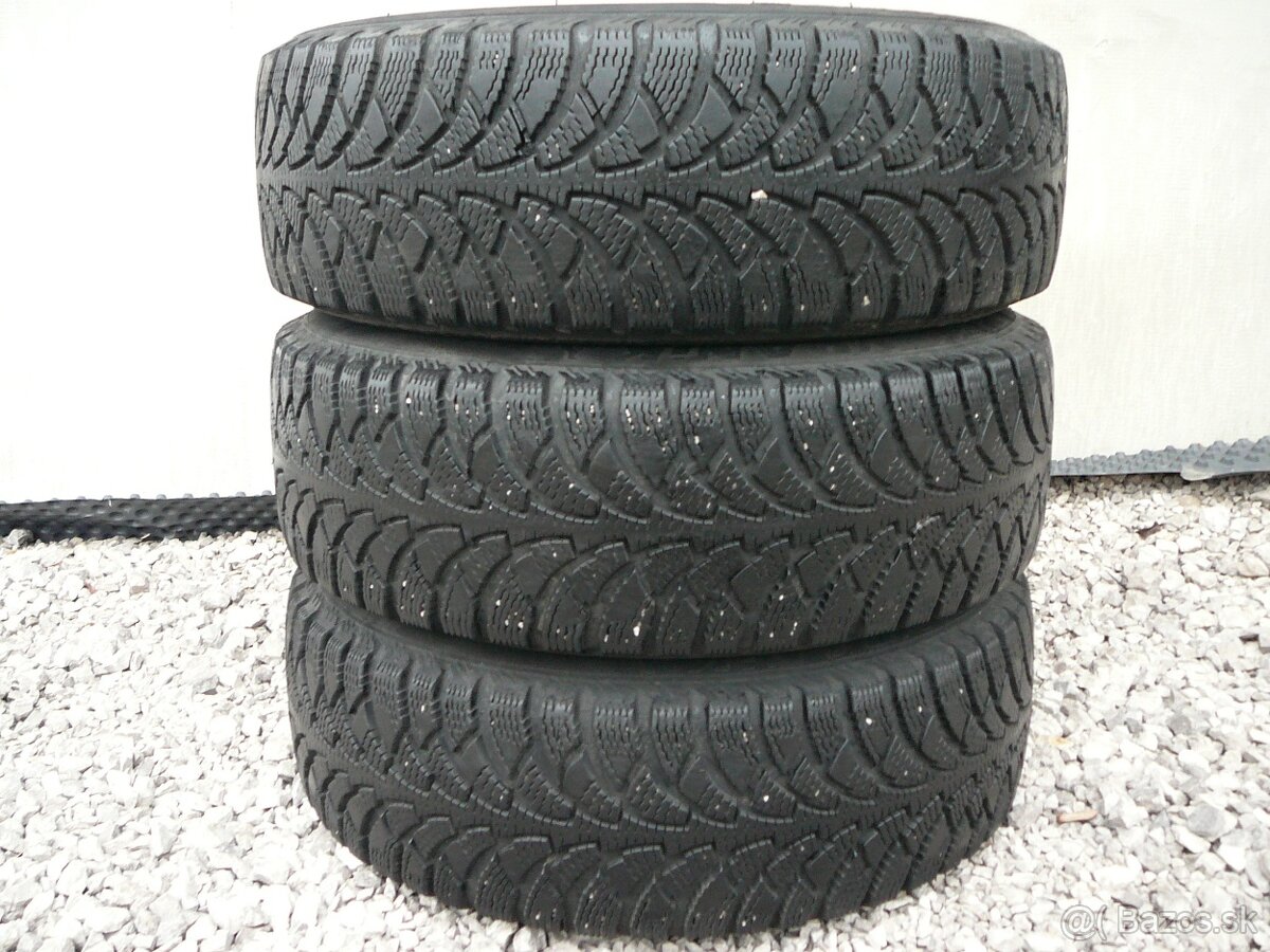 PNEUMATIKY ZIMNE AJ R15 - 15