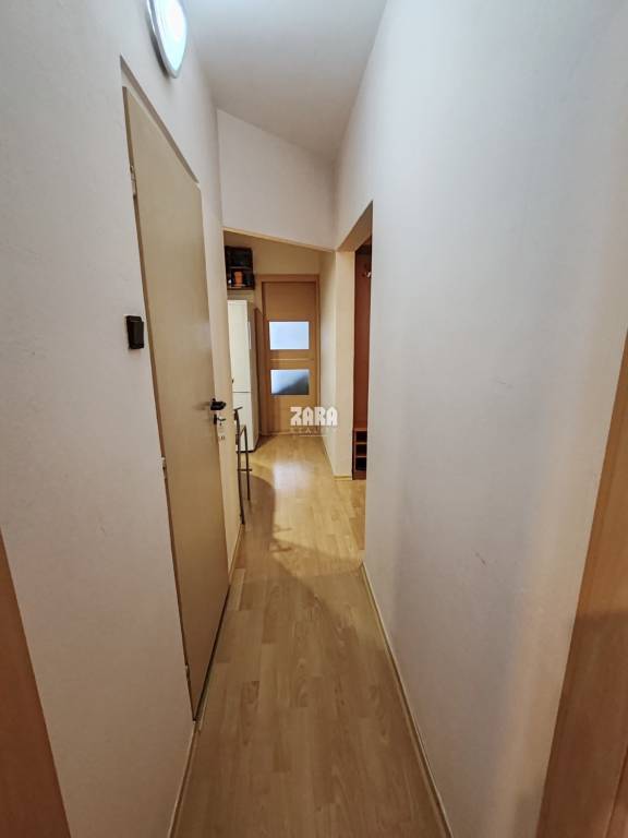 Sečovce - ul. SNP, 3. izb. byt, 48 m2 + loggia, po rekonš. - 15