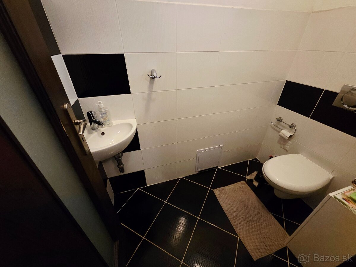 4.-izbový rodinný dom s veľkou garážou v Novej Dedinke - 15