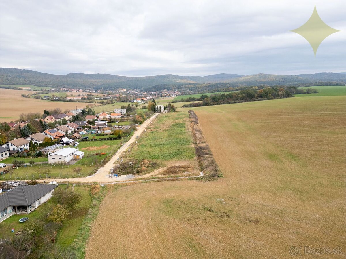 Exkluzívne na predaj nové stavebné pozemky s IS o veľkosti 8 - 15