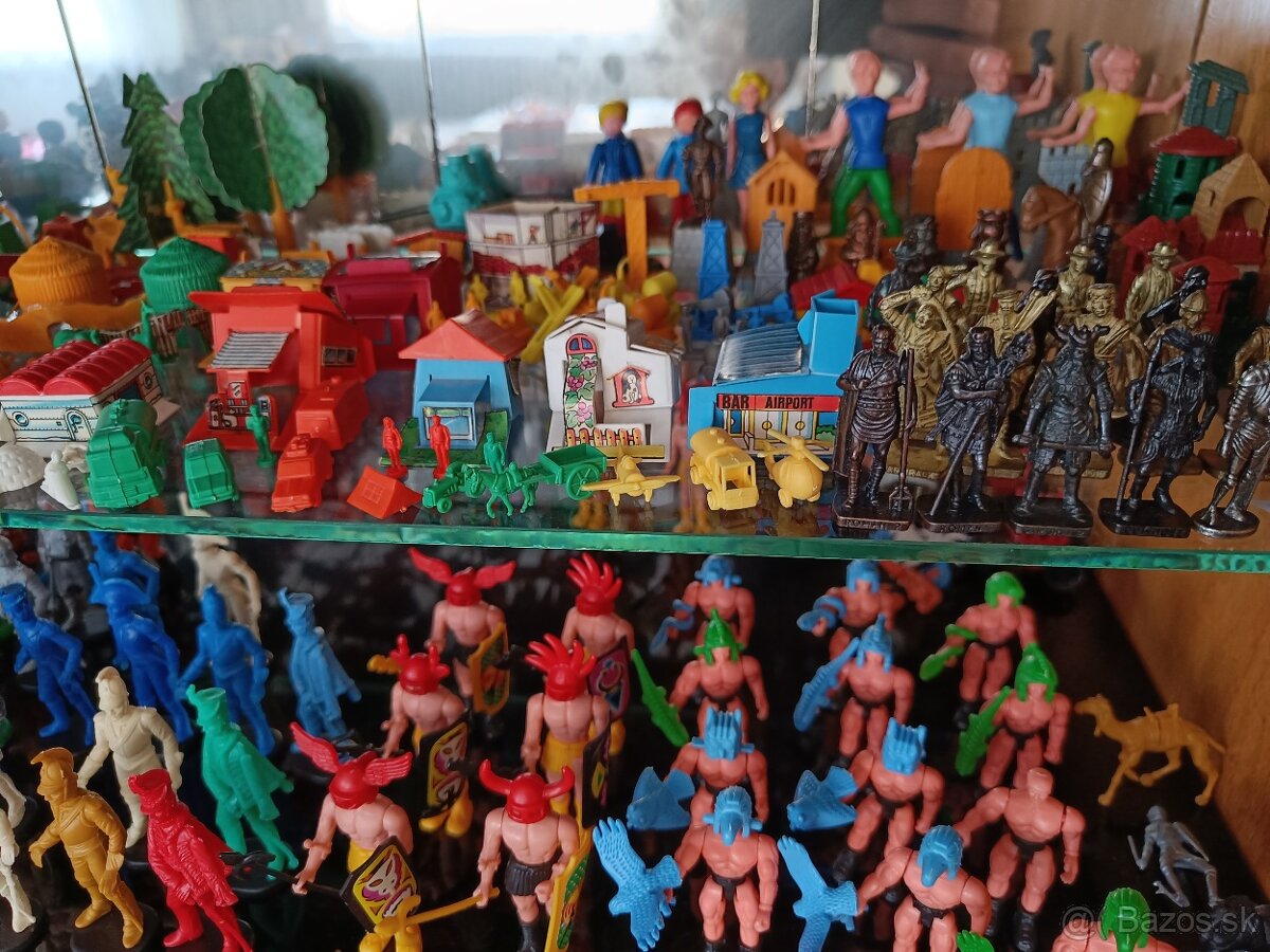 Predám zbierku Kinder figúrok - 15