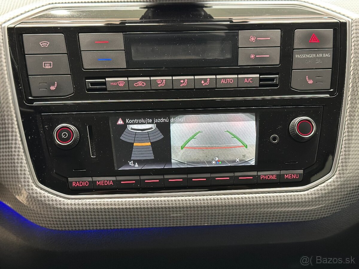 Volkswagen e-UP - 15