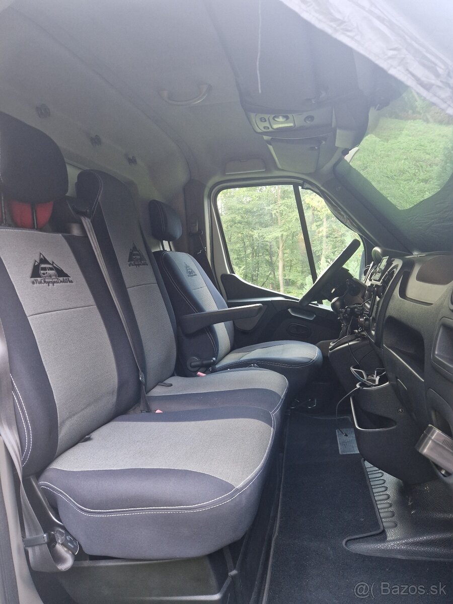 Renault Master Campervan - 15