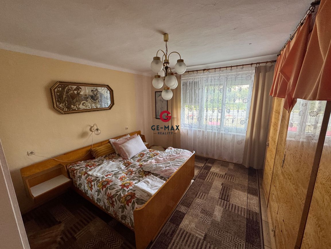 REZERVOVANE Exkluzívne na predaj 5-izbový rodinný dom v Naci - 15