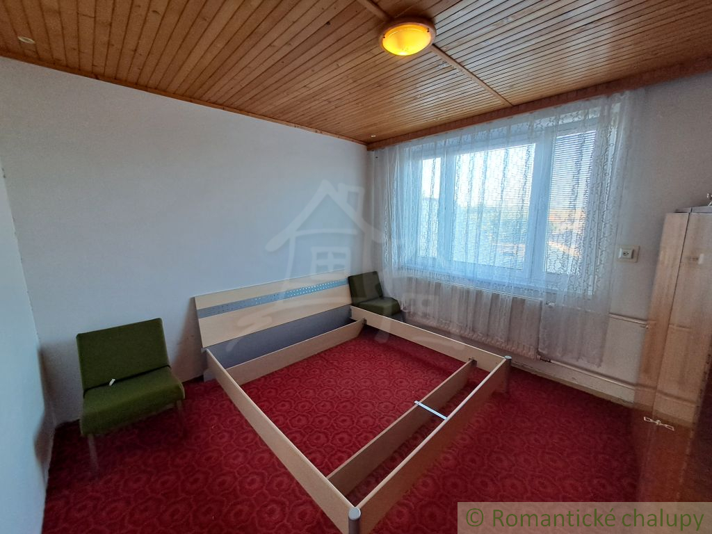 Rodinný 5-izbový dom v kľudnej časti obce Dvorníky - 15