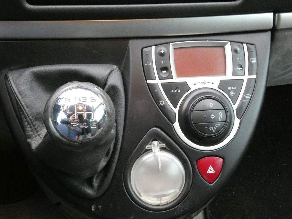 Peugeot 807 2.2 HDI xenony - 15