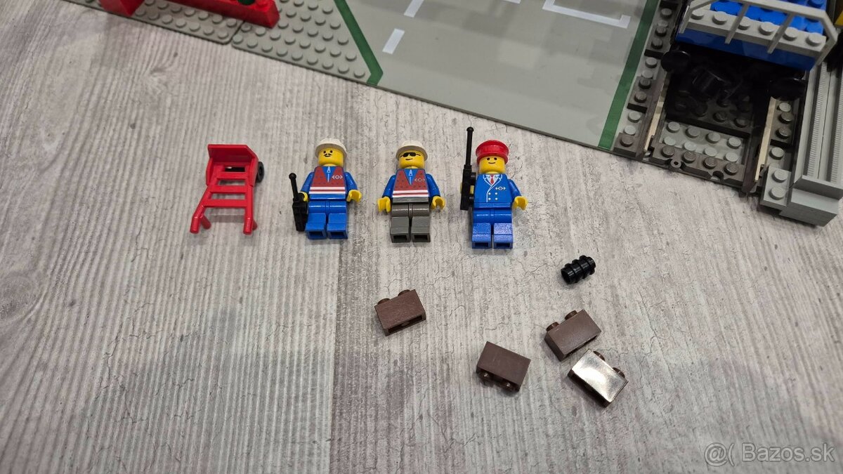 LEGO 4555 9V Train - Cargo Station - 15