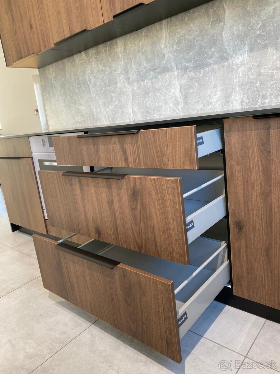 Kuchynská linka – SKLADOM - 15