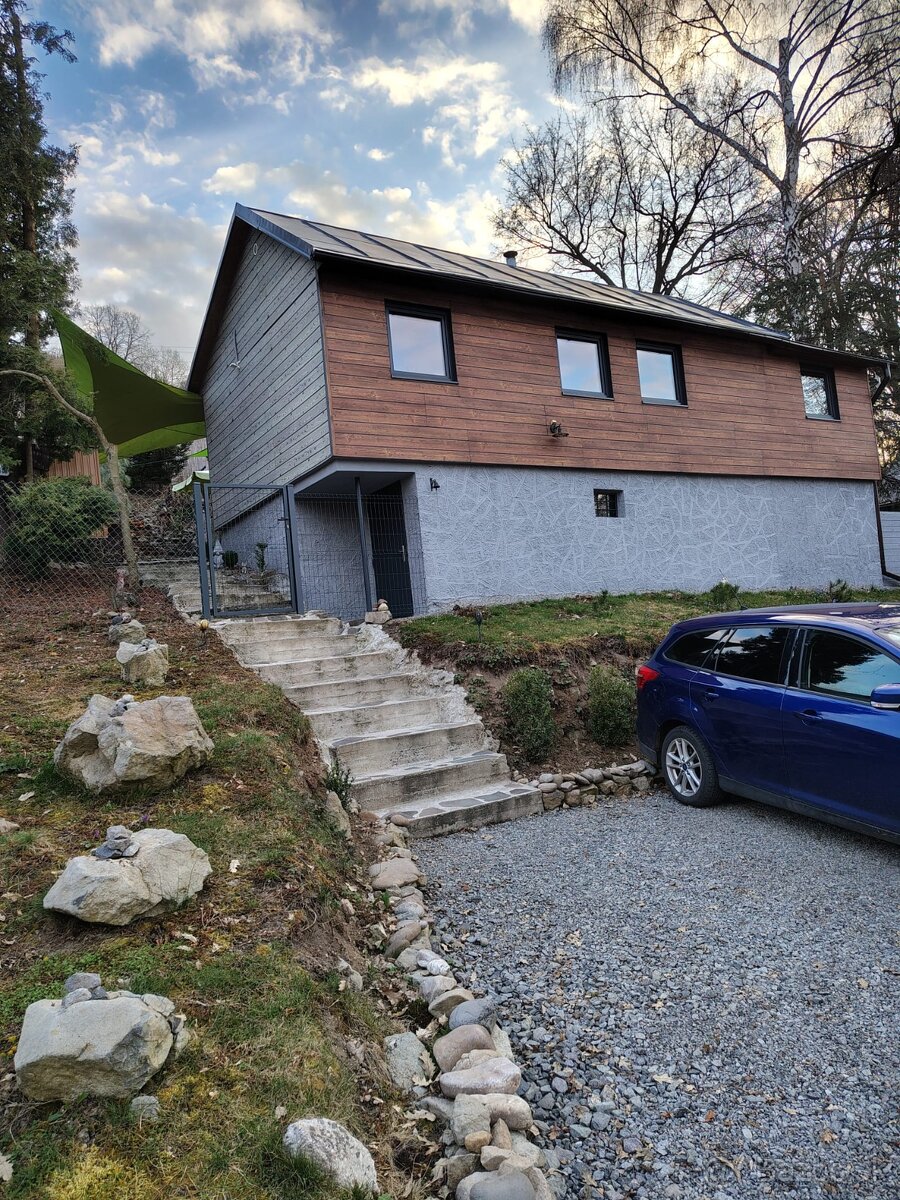 Na predaj pekný zrekonštuovaný dom/chata na priehrade - 15