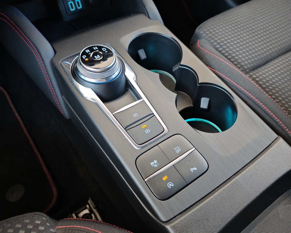 Ford Focus Kombi 1.5 TDCi EcoBlue ST-Line A/T//AJ NA SPLÁTKY - 15