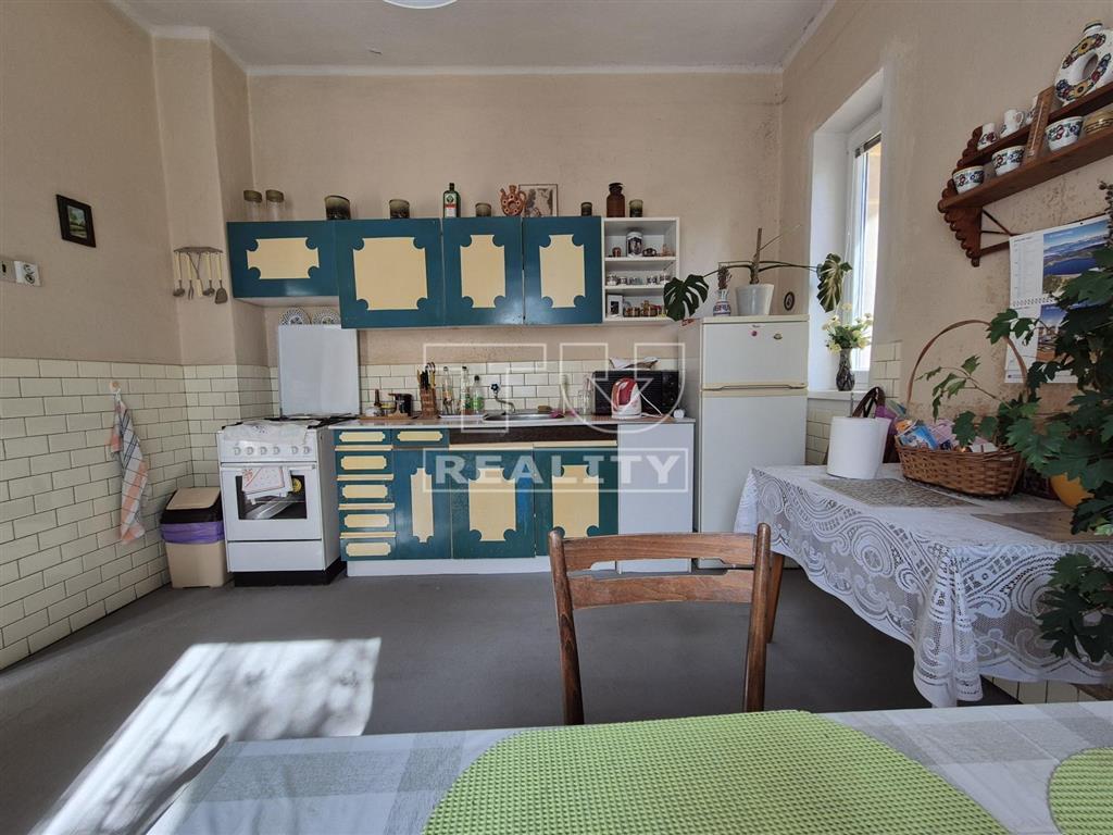 Znížená cena. Na predaj rodinný dom s veľkým pozemkom v... - 15
