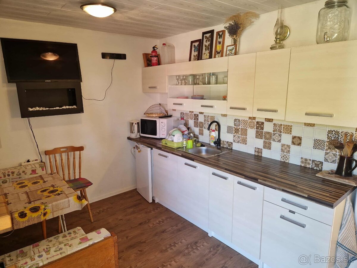 Na predaj murovanú chatu so záhradou v meste Prievidza. - 15